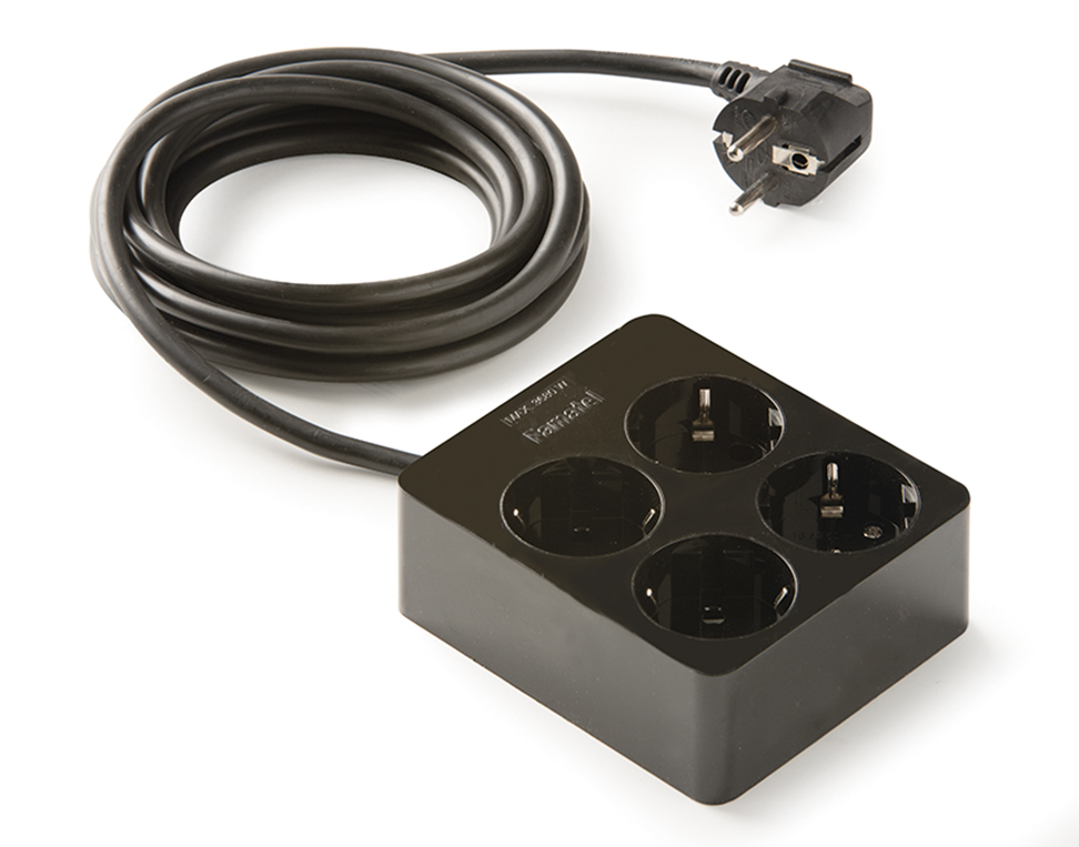 Base 4 tomas 16A cuadrada + 1,5m m cable