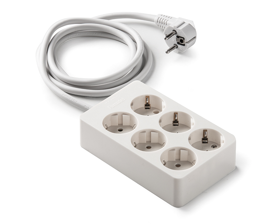 Base 6 tomas 16A cuadrada + 1,5m m cable