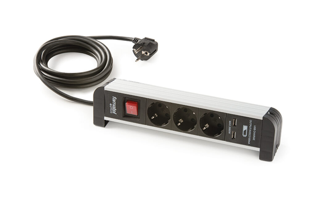 Base aluminio 3 tomas 16A, 2 USB + 1.5m m cable