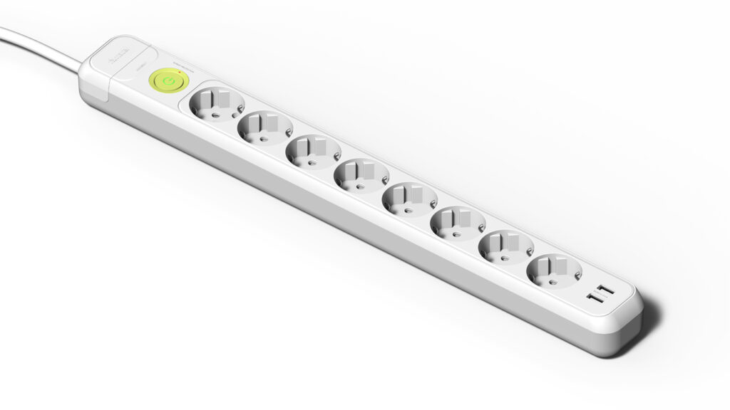 Base 8 tomas 16A, interruptor, 2 USB + 1.5m m cable