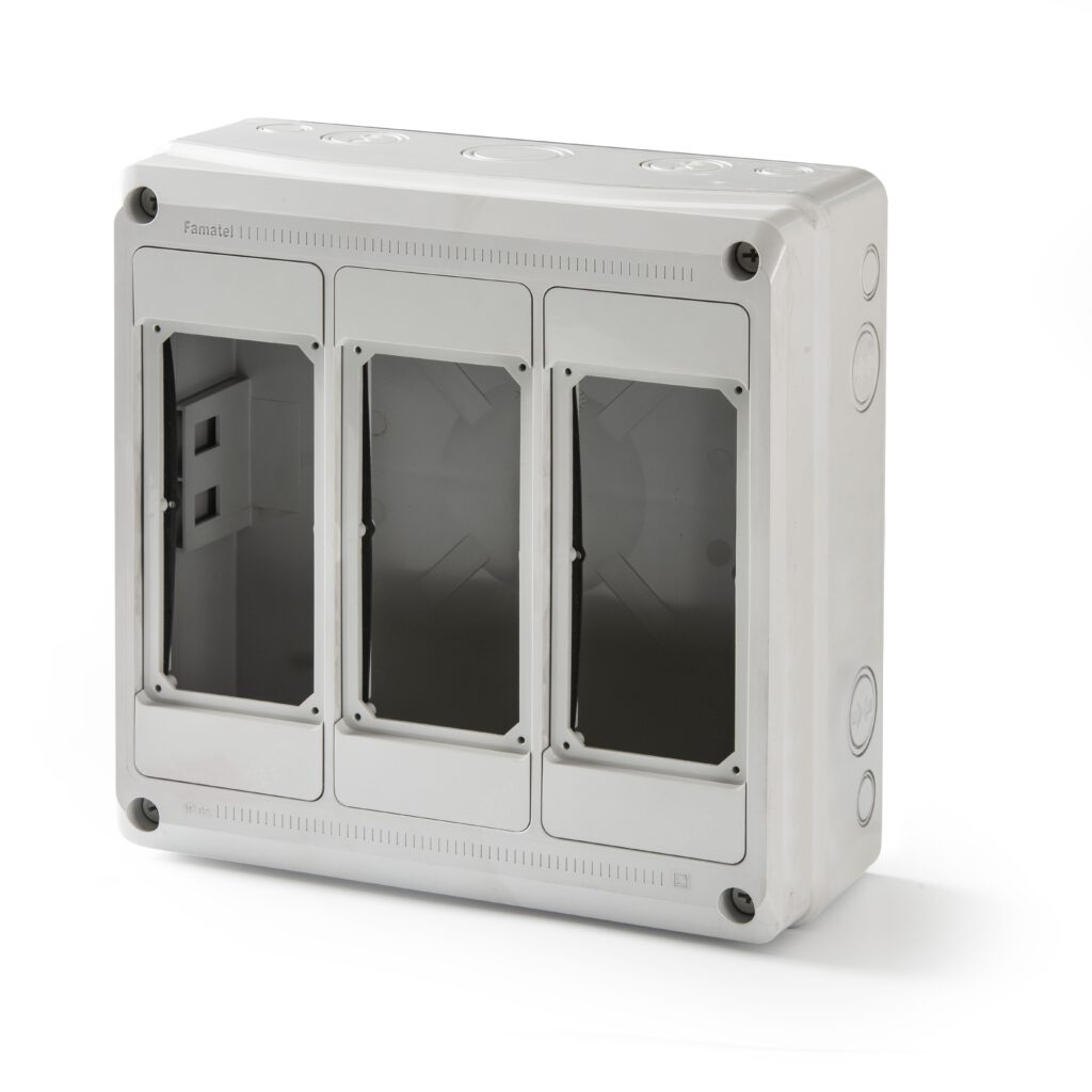 Envolvente pretroquelada para 3 bases interblocantes