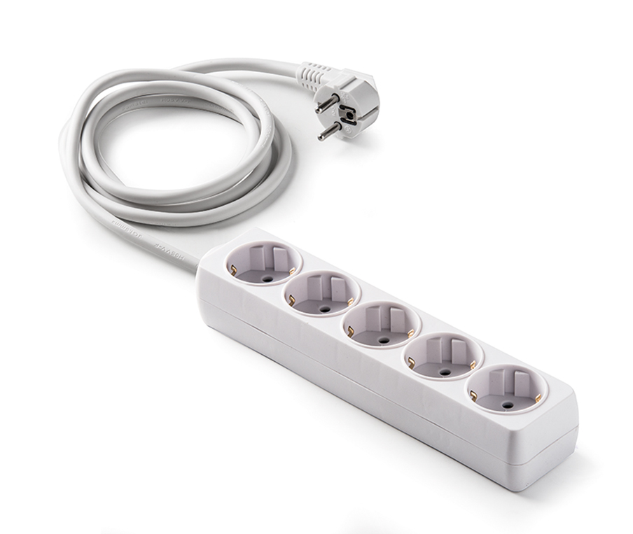 Base 5 tomas 16A + 1.5m cable